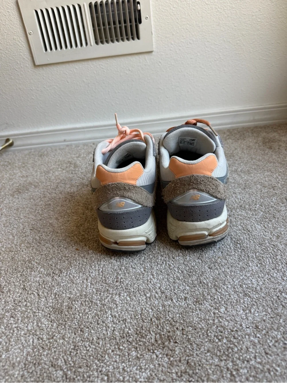 New Balance mens mushroom haze & peach 10.5